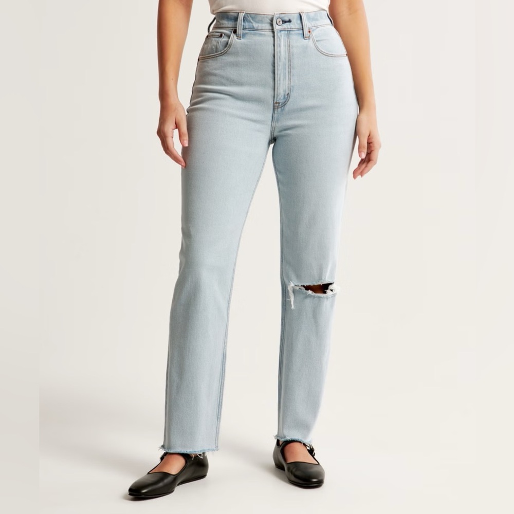 A&F Curve Love Ultra High Rise Ankle Straight Jean